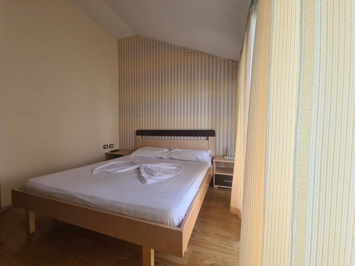 Hotel Kukesi Lini Exterior foto