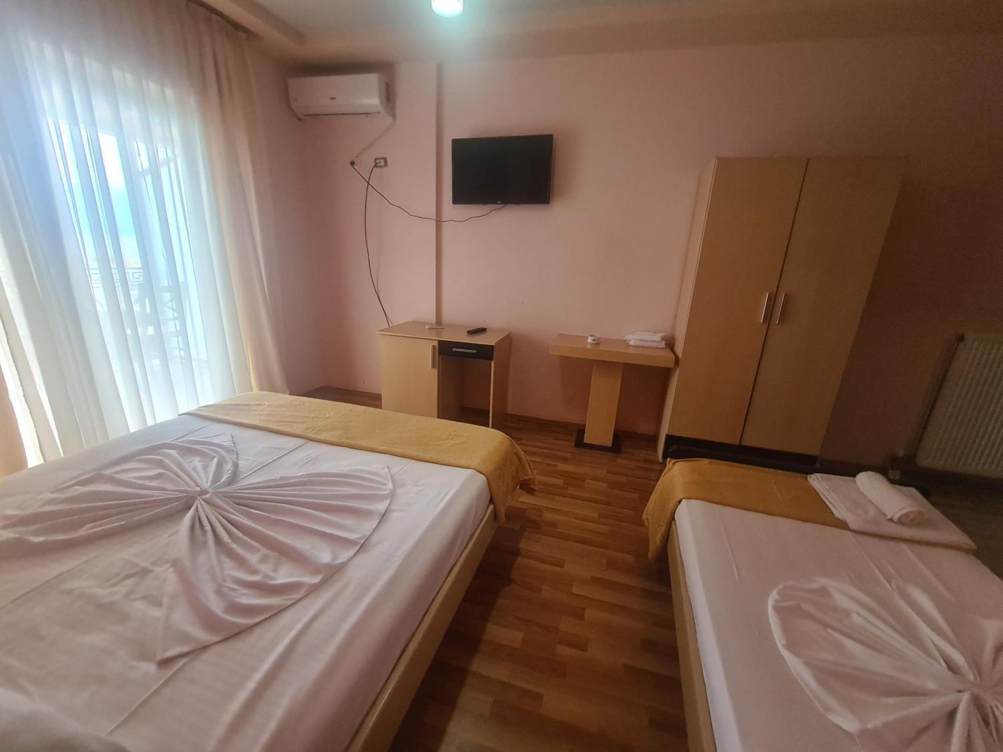 Hotel Kukesi Lini Exterior foto